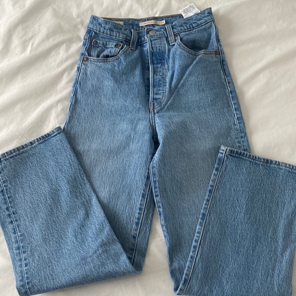 Exact jeans only worn twice. - Picture 3 of 8